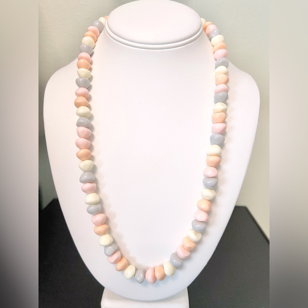 PASTEL BEADED NECKLACE